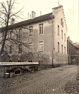 Der Klosterbau als Sitz der Gewerbeakademie vor der Sanierung 1968